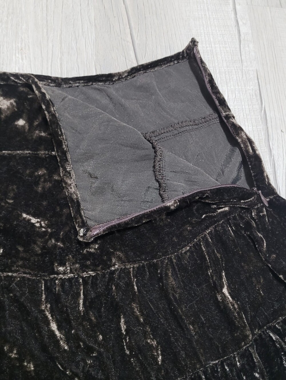 ​Vintage 90s BAGGAGE Dark Espresso Brown Tiered Velvet Maxi Skirt Size Large - Picture 5 of 9